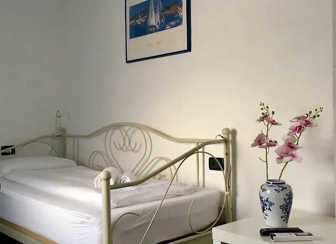 Apartment Plaza Stone Split